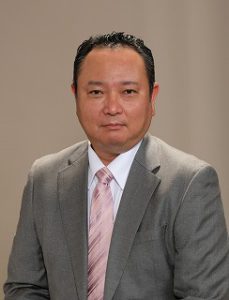 代表者 : 代表取締役社長　川畠　丈志　氏